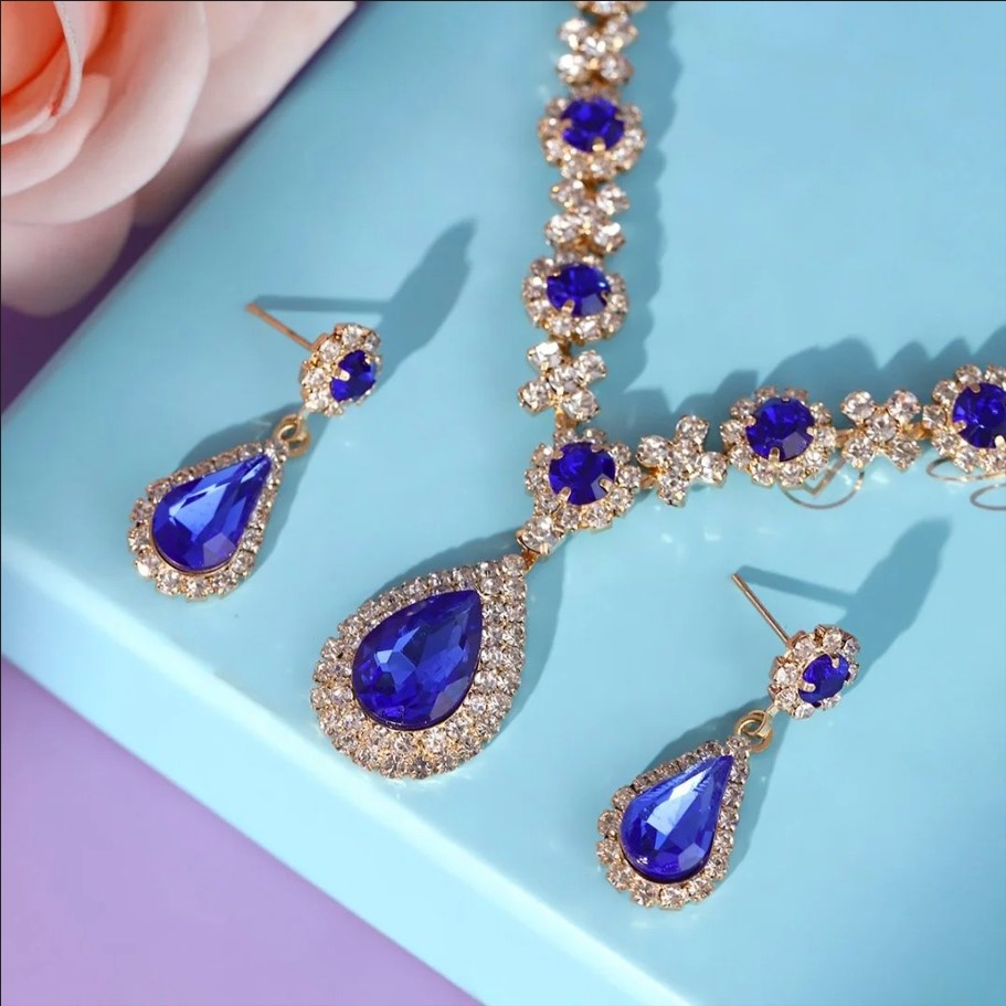 Best Jewelry Gift for Her: Miallo Teardrop 4 Best Jewelry Gift