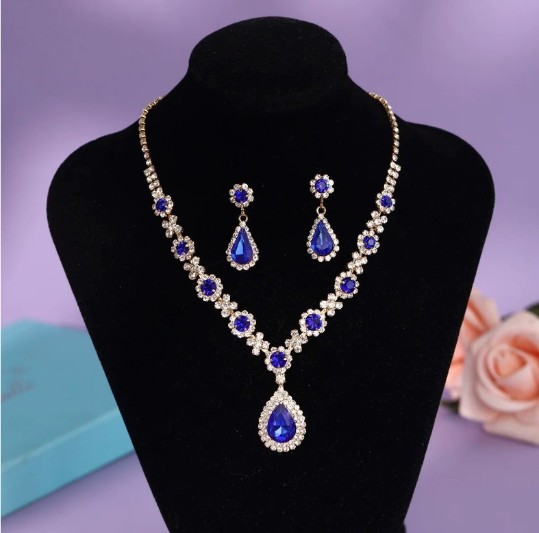 Best Jewelry Gift for Her: Miallo Teardrop 1 Best Jewelry Gift