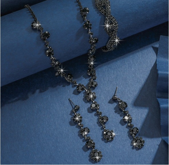 Crystal Rhinestone Necklace: Is This the Best 3-Piece Rhinestone Jewelry Set? 5 Crystal Rhinestone Necklace