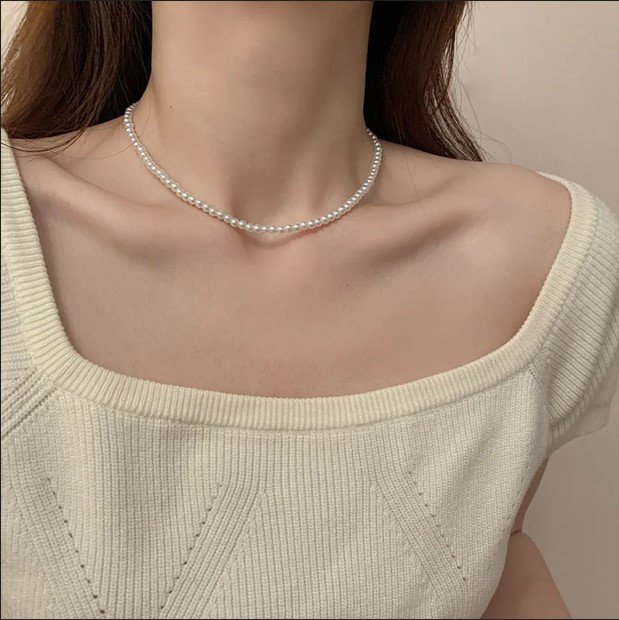 Gender-Neutral Glass Pearl Choker