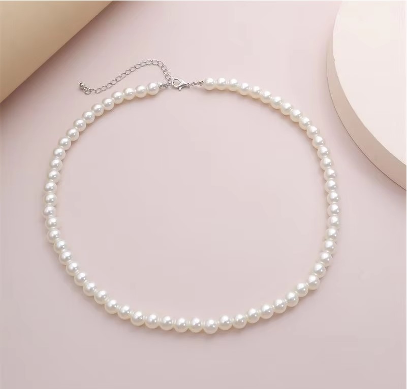 Gender-Neutral Glass Pearl Choker